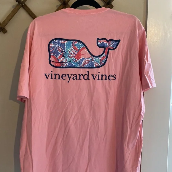 Vineyard Vines Whale short sleeve shirt pink with lobster pattern in whale - Picture 2 of 3